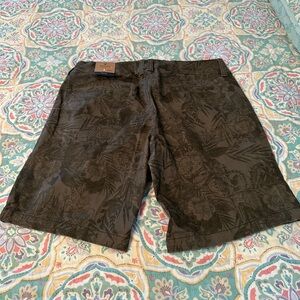 Women’s Floral Patterned Shorts